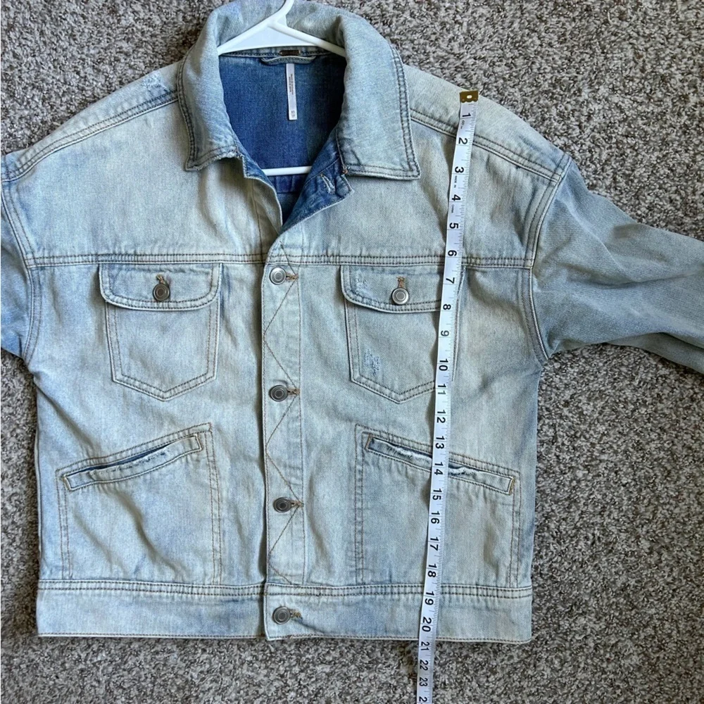 Free People Light Wash Denim Jacket Jean Casual Spring Summer Boho Bohemian XS - Picture 6 of 7